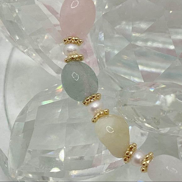 Nature Morganite Crystal with pearl bracelet - Picture 5 of 9